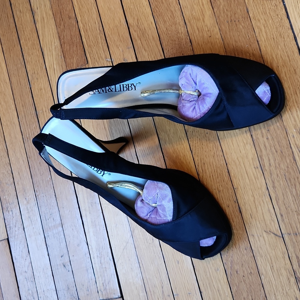 8 1/2 black satin peep toe pumps, vintage style, leather sole, Sam & Libby